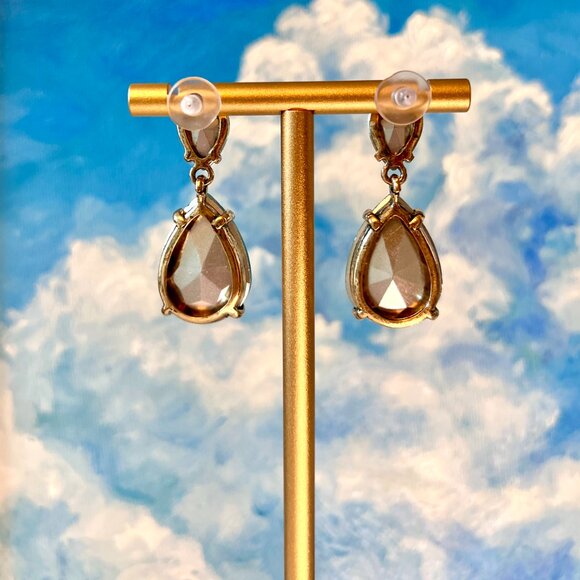 Angelina Jolie-Inspired Dangling Emerald Green Rhinestone Earrings on Gold - Picture 3 of 4